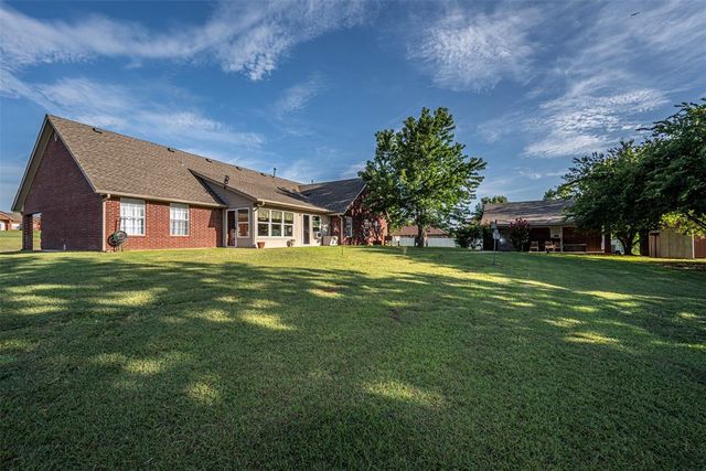 506 Summer Creek Road, Blanchard, OK 73010