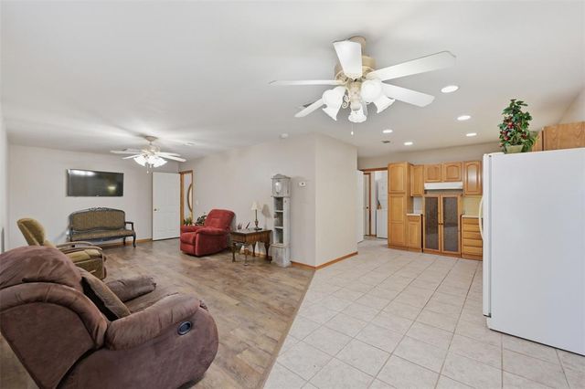 506 Summer Creek Road, Blanchard, OK 73010