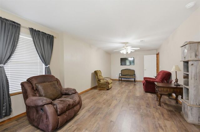 506 Summer Creek Road, Blanchard, OK 73010