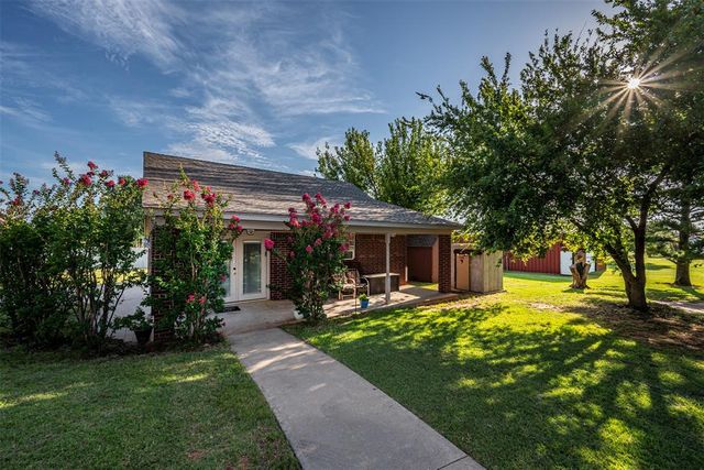 506 Summer Creek Road, Blanchard, OK 73010