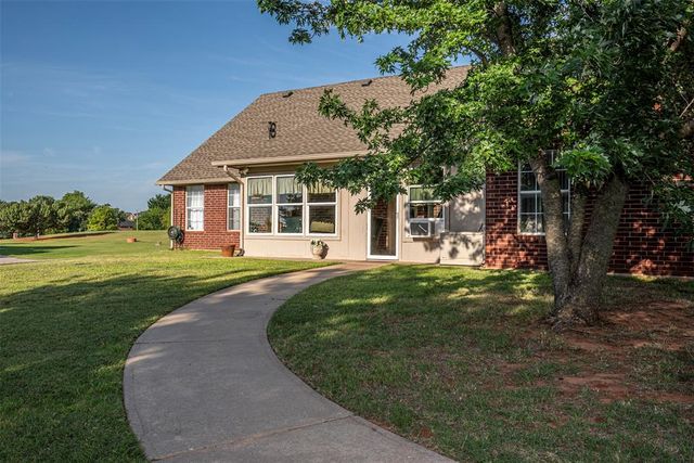 506 Summer Creek Road, Blanchard, OK 73010