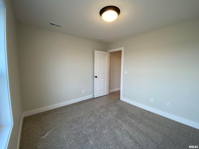 421 Hodges Court, Chatham, IL 62629