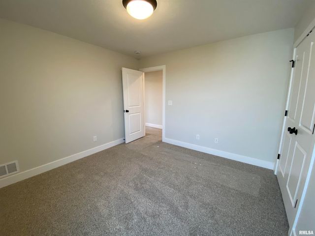 421 Hodges Court, Chatham, IL 62629