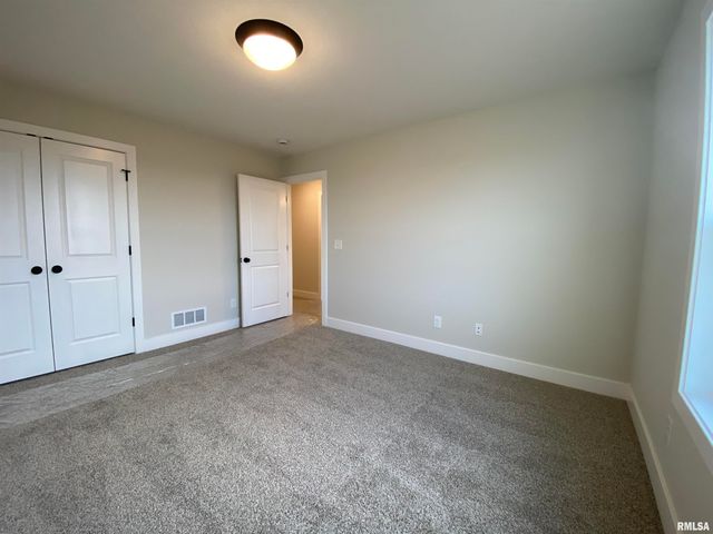 421 Hodges Court, Chatham, IL 62629