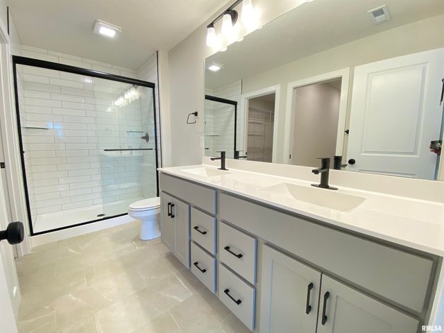 421 Hodges Court, Chatham, IL 62629