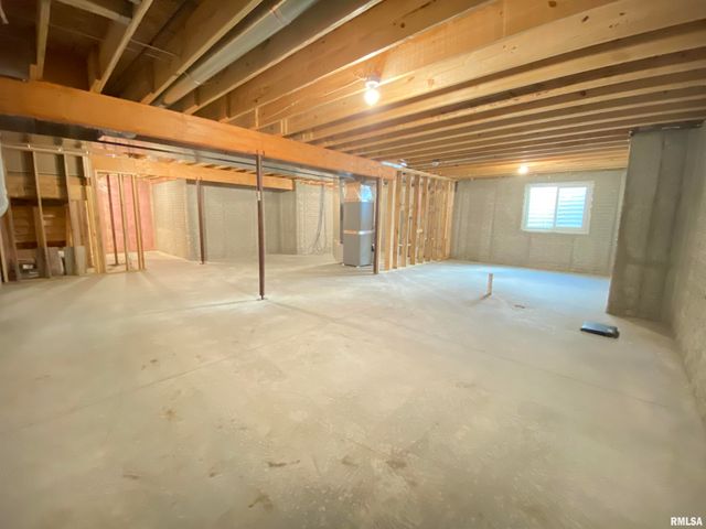 421 Hodges Court, Chatham, IL 62629