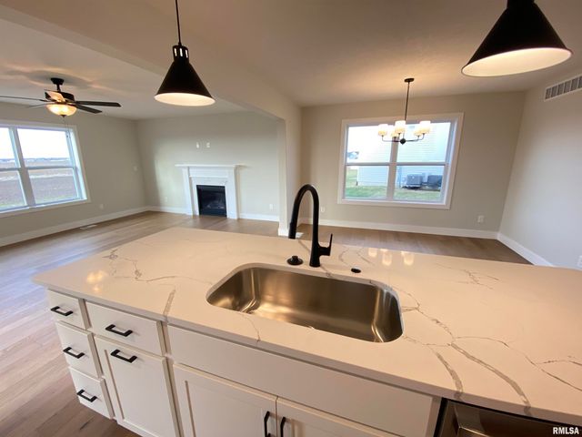 421 Hodges Court, Chatham, IL 62629