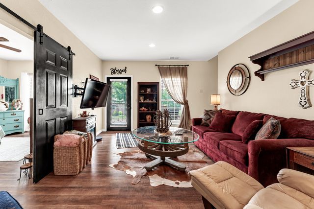 129 Hackberry Lane, Branson, MO 65616