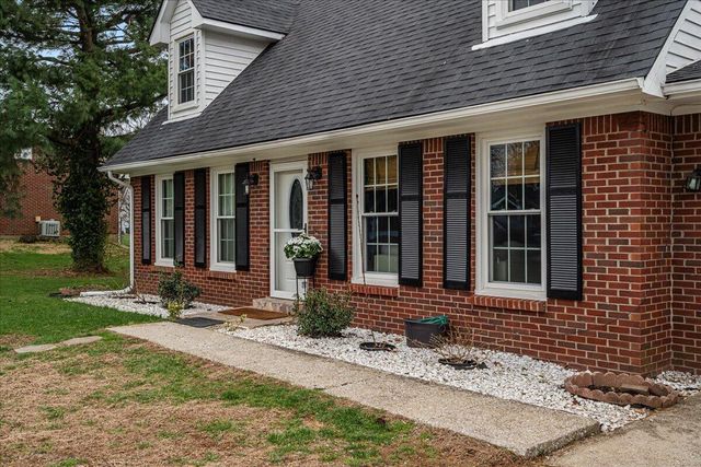 515 Berlin Drive, Versailles, KY 40383