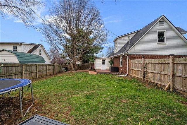 515 Berlin Drive, Versailles, KY 40383