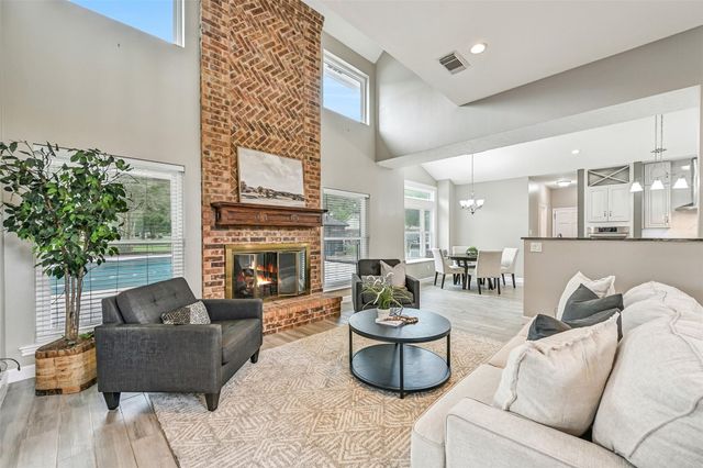 904 Layfair Place, Friendswood, TX 77546
