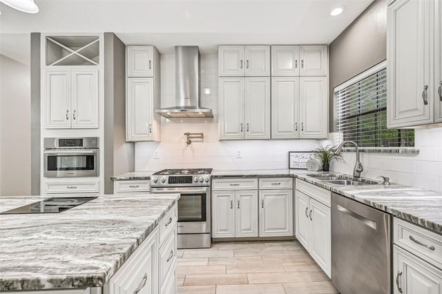 904 Layfair Place, Friendswood, TX 77546