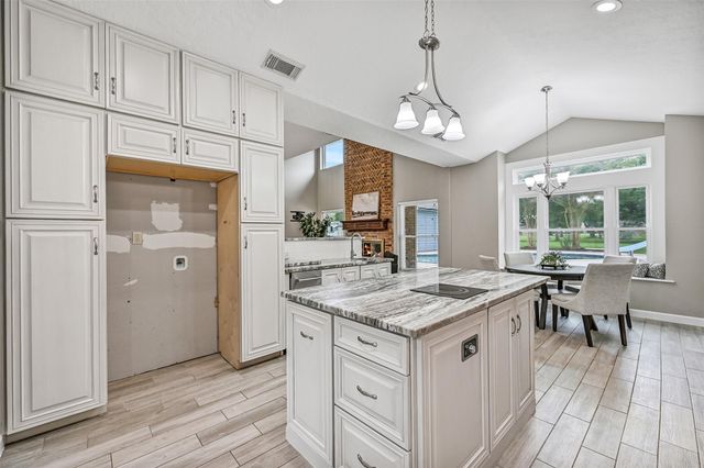 904 Layfair Place, Friendswood, TX 77546