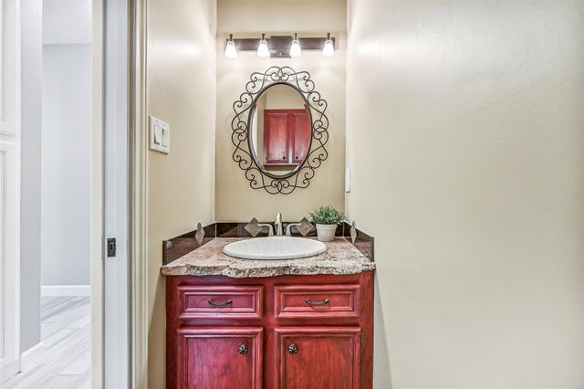 904 Layfair Place, Friendswood, TX 77546