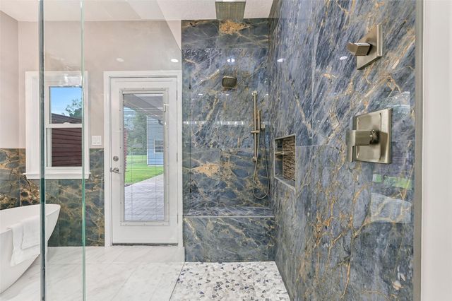 904 Layfair Place, Friendswood, TX 77546