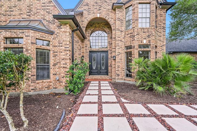 904 Layfair Place, Friendswood, TX 77546
