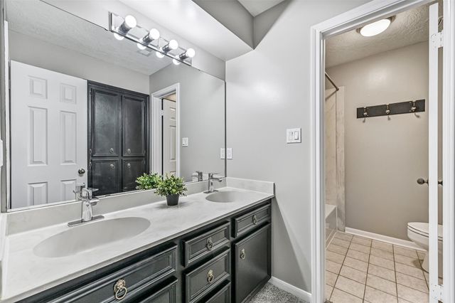 904 Layfair Place, Friendswood, TX 77546