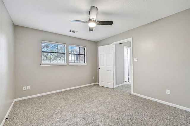 904 Layfair Place, Friendswood, TX 77546