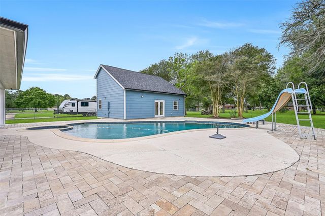 904 Layfair Place, Friendswood, TX 77546