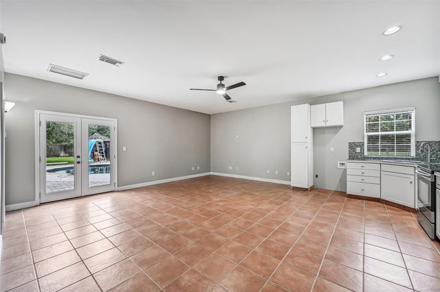 904 Layfair Place, Friendswood, TX 77546