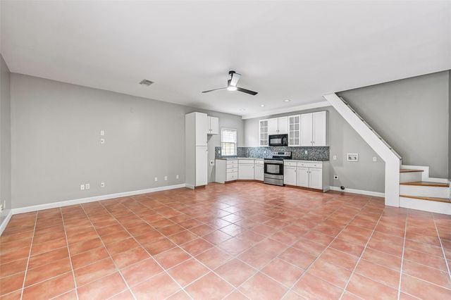 904 Layfair Place, Friendswood, TX 77546