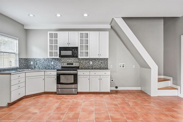 904 Layfair Place, Friendswood, TX 77546
