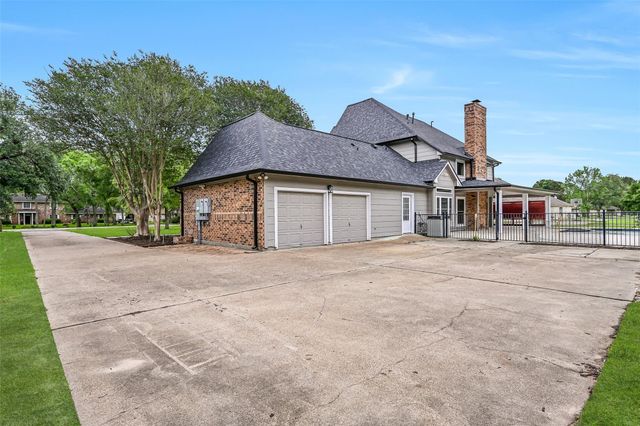 904 Layfair Place, Friendswood, TX 77546