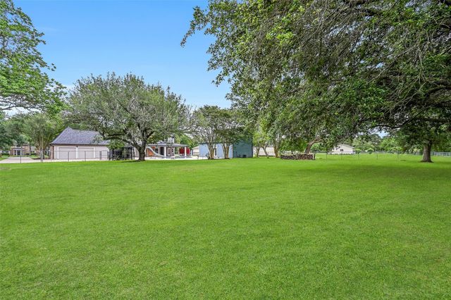 904 Layfair Place, Friendswood, TX 77546