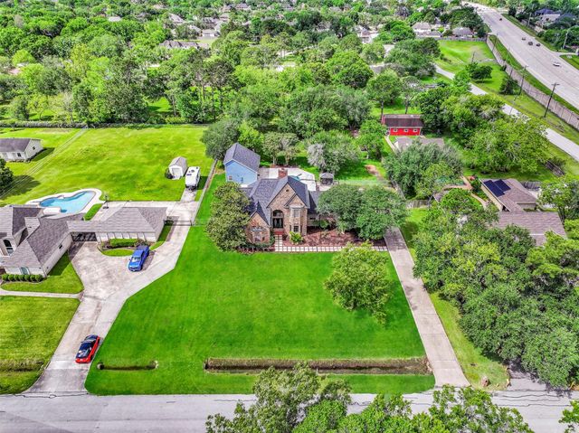 904 Layfair Place, Friendswood, TX 77546
