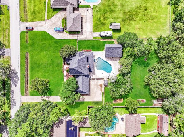 904 Layfair Place, Friendswood, TX 77546
