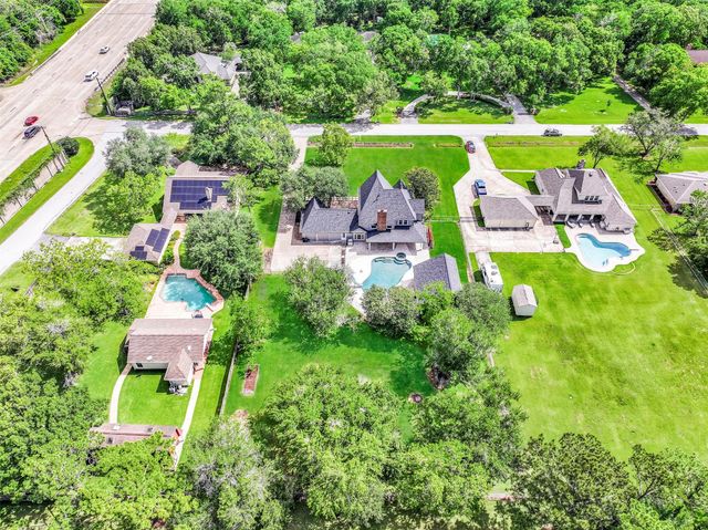 904 Layfair Place, Friendswood, TX 77546