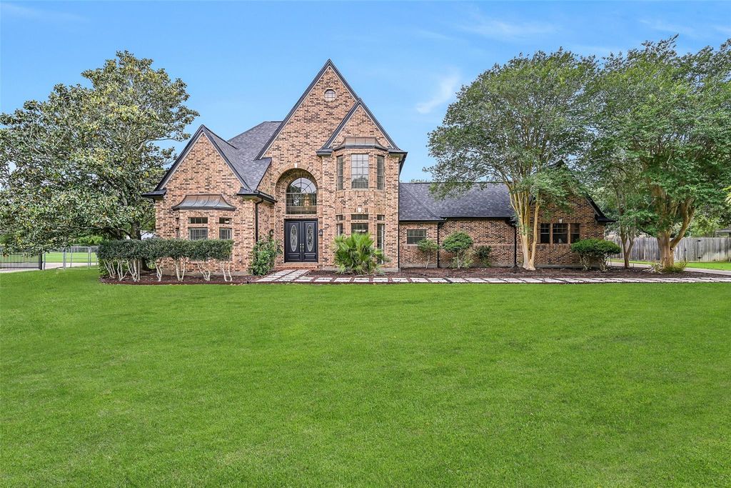 904 Layfair Place, Friendswood, TX 77546