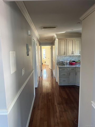 18920 117th Road, Saint Albans, NY 11412