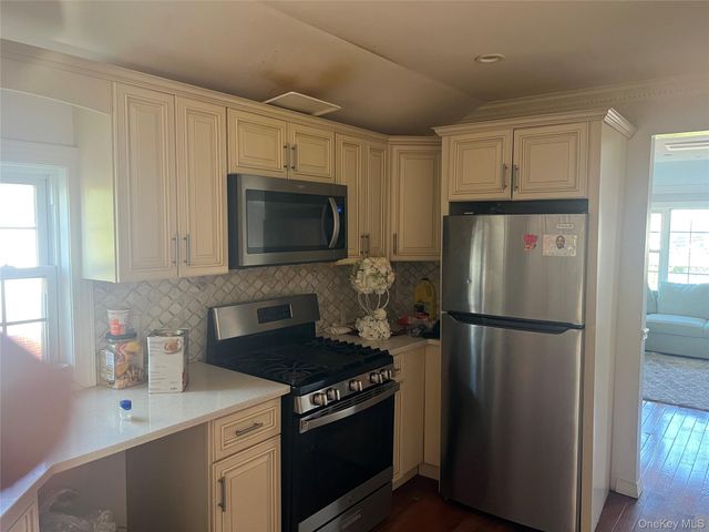 18920 117th Road, Saint Albans, NY 11412