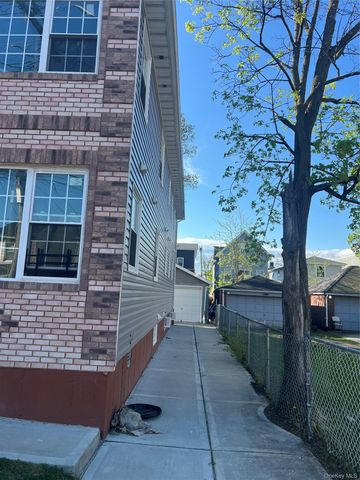 18920 117th Road, Saint Albans, NY 11412