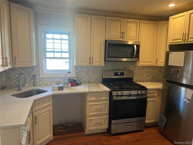 18920 117th Road, Saint Albans, NY 11412