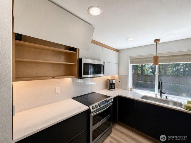 9829 59th Street Ct W, University Place, WA 98467