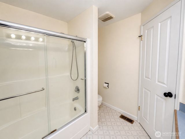 9829 59th Street Ct W, University Place, WA 98467