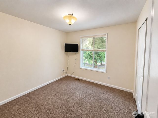 9829 59th Street Ct W, University Place, WA 98467