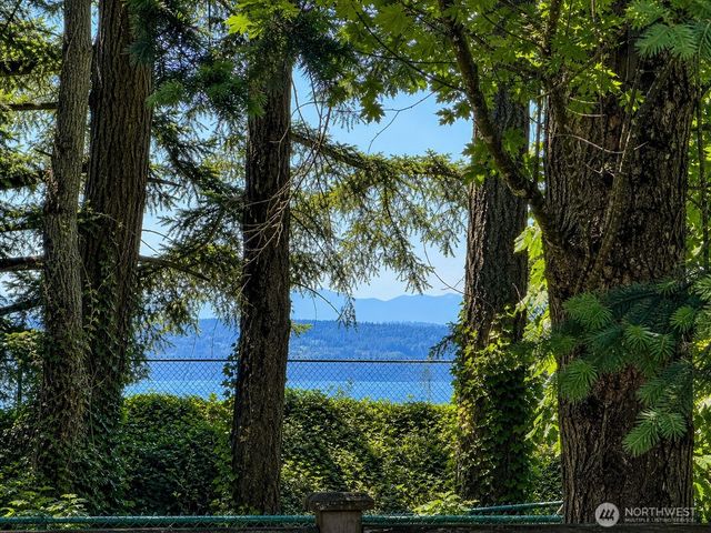 9829 59th Street Ct W, University Place, WA 98467