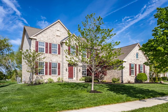 13896 Twin Lakes Circle E, Carmel, IN 46074