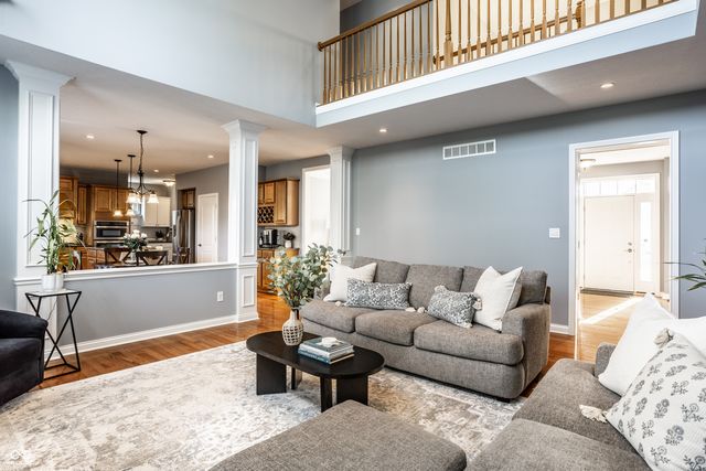 13896 Twin Lakes Circle E, Carmel, IN 46074