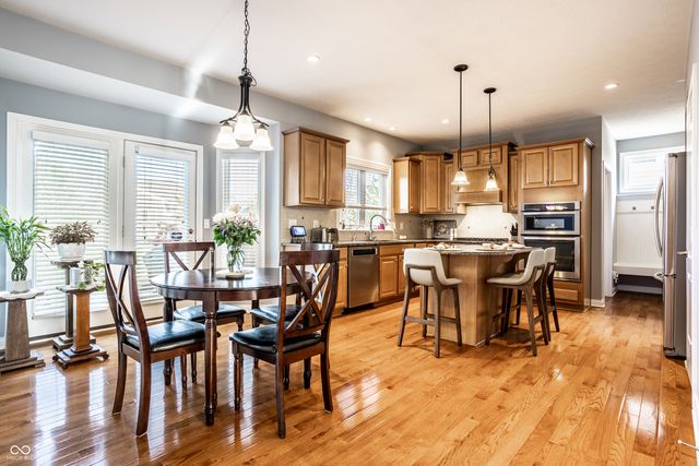 13896 Twin Lakes Circle E, Carmel, IN 46074