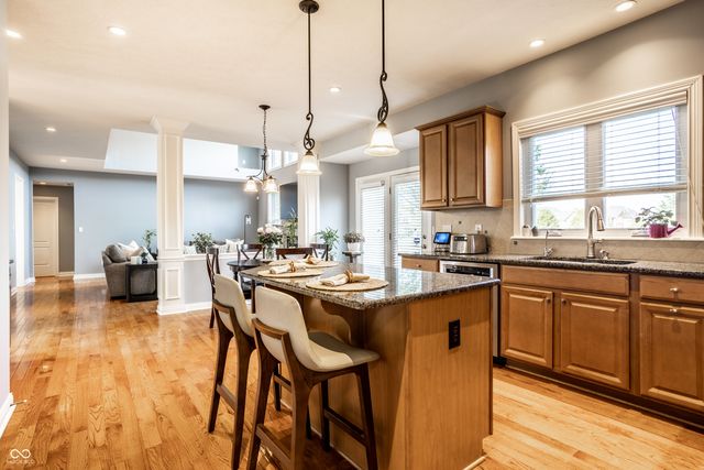 13896 Twin Lakes Circle E, Carmel, IN 46074