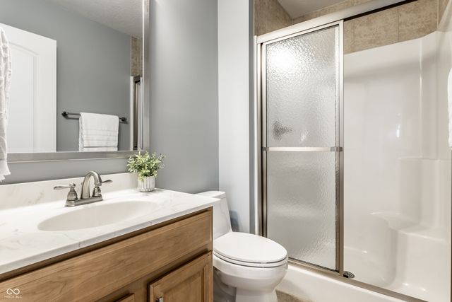 13896 Twin Lakes Circle E, Carmel, IN 46074