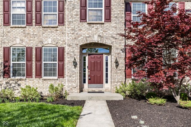 13896 Twin Lakes Circle E, Carmel, IN 46074