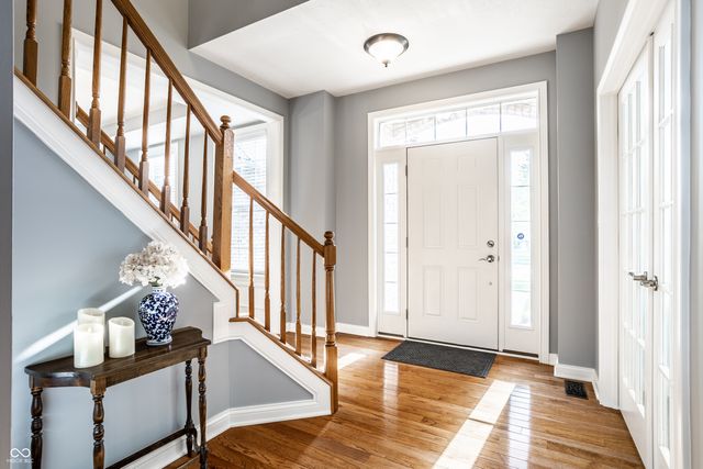 13896 Twin Lakes Circle E, Carmel, IN 46074