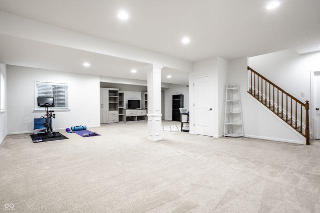 13896 Twin Lakes Circle E, Carmel, IN 46074