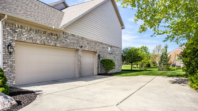 13896 Twin Lakes Circle E, Carmel, IN 46074