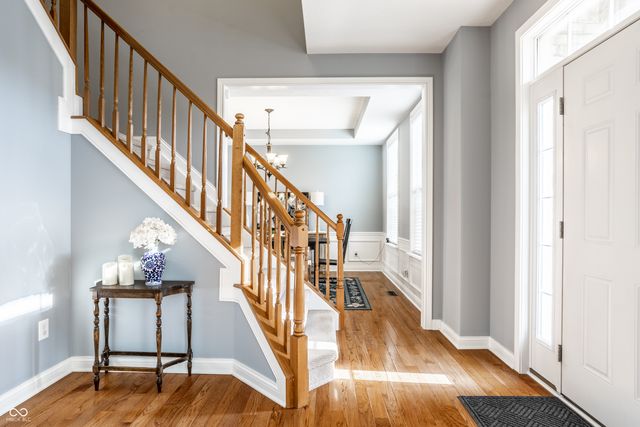 13896 Twin Lakes Circle E, Carmel, IN 46074